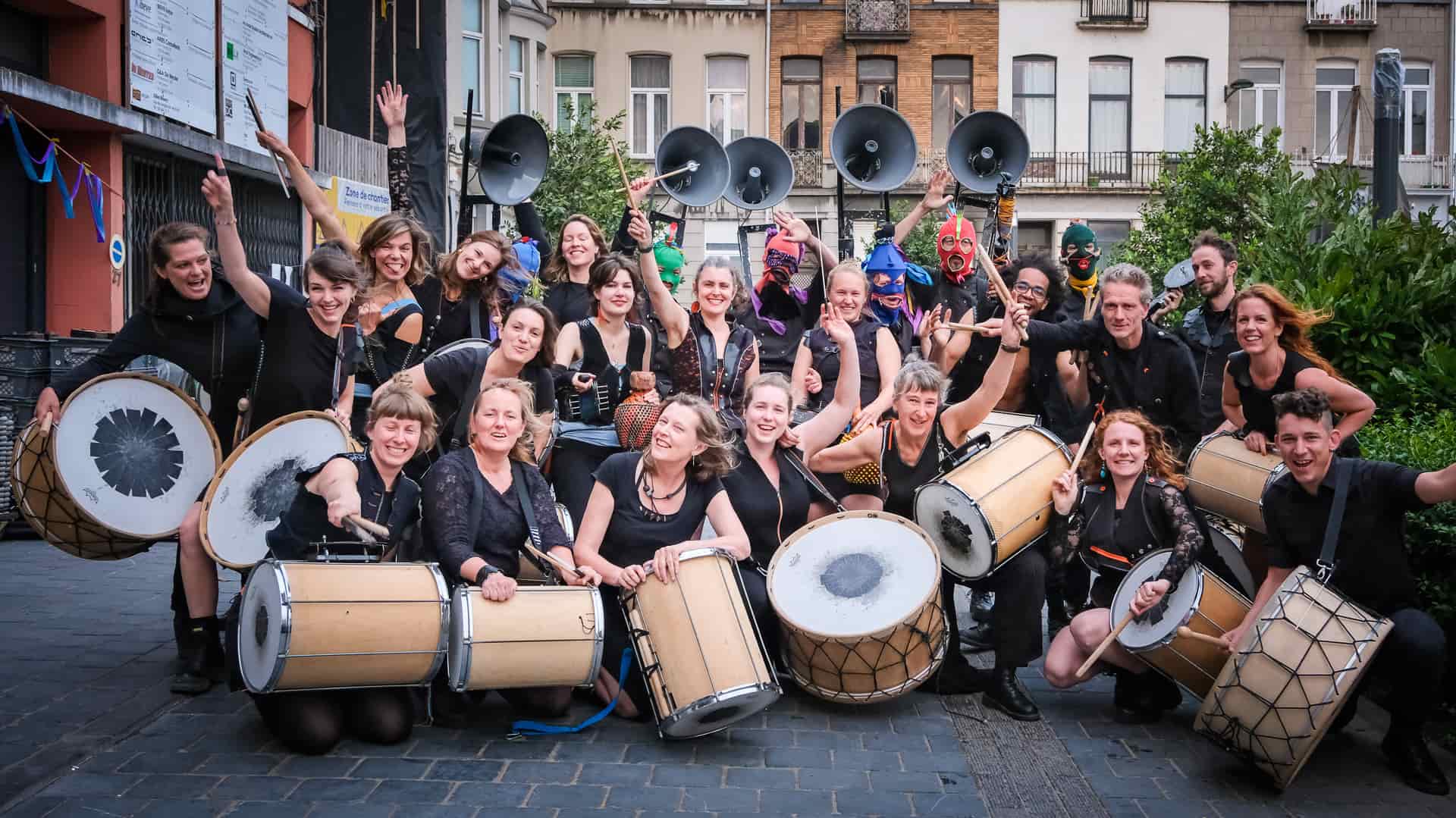 
Lien vers: https://www.instagram.com/bruital.percussion